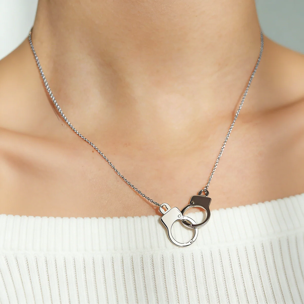 Symbolic Connection Necklace – Minimalist Jewelry with Meaning - Image 7